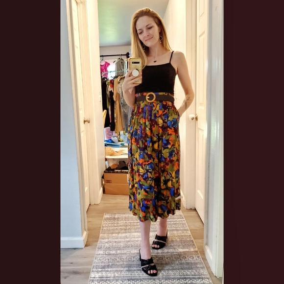 Meet your Posher 💕 - Picture 3 of 6